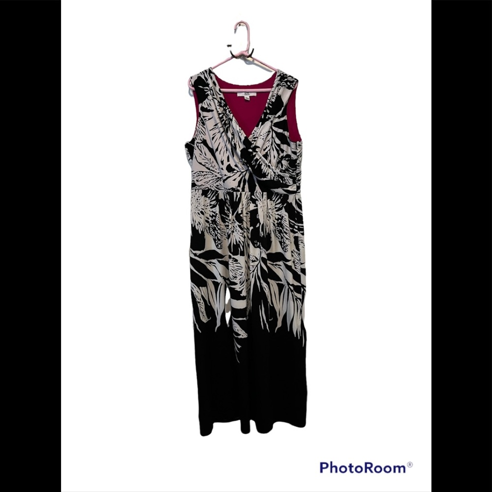XL Long Dress - Picture 1 of 8